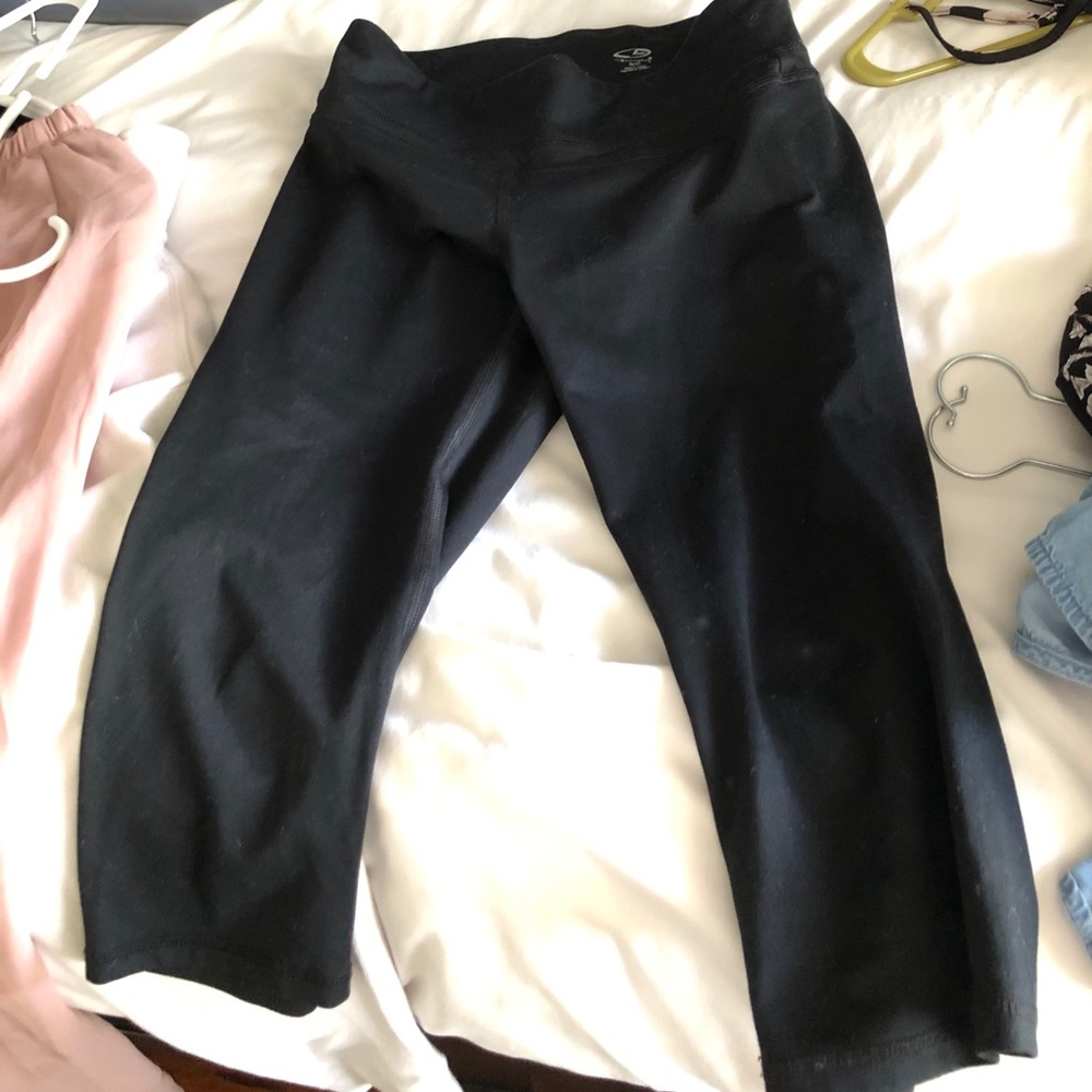 Mid calf athletic leggings